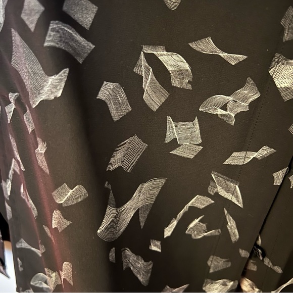 Everlane Satin Relaxed Shirt Pattern Button Up - Picture 5 of 5